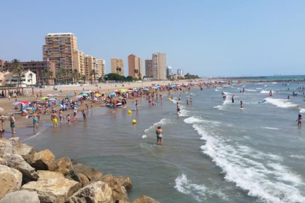 Coqueto Apartamento De Playa Con Piscina Y Terraza Valencia Exterior photo